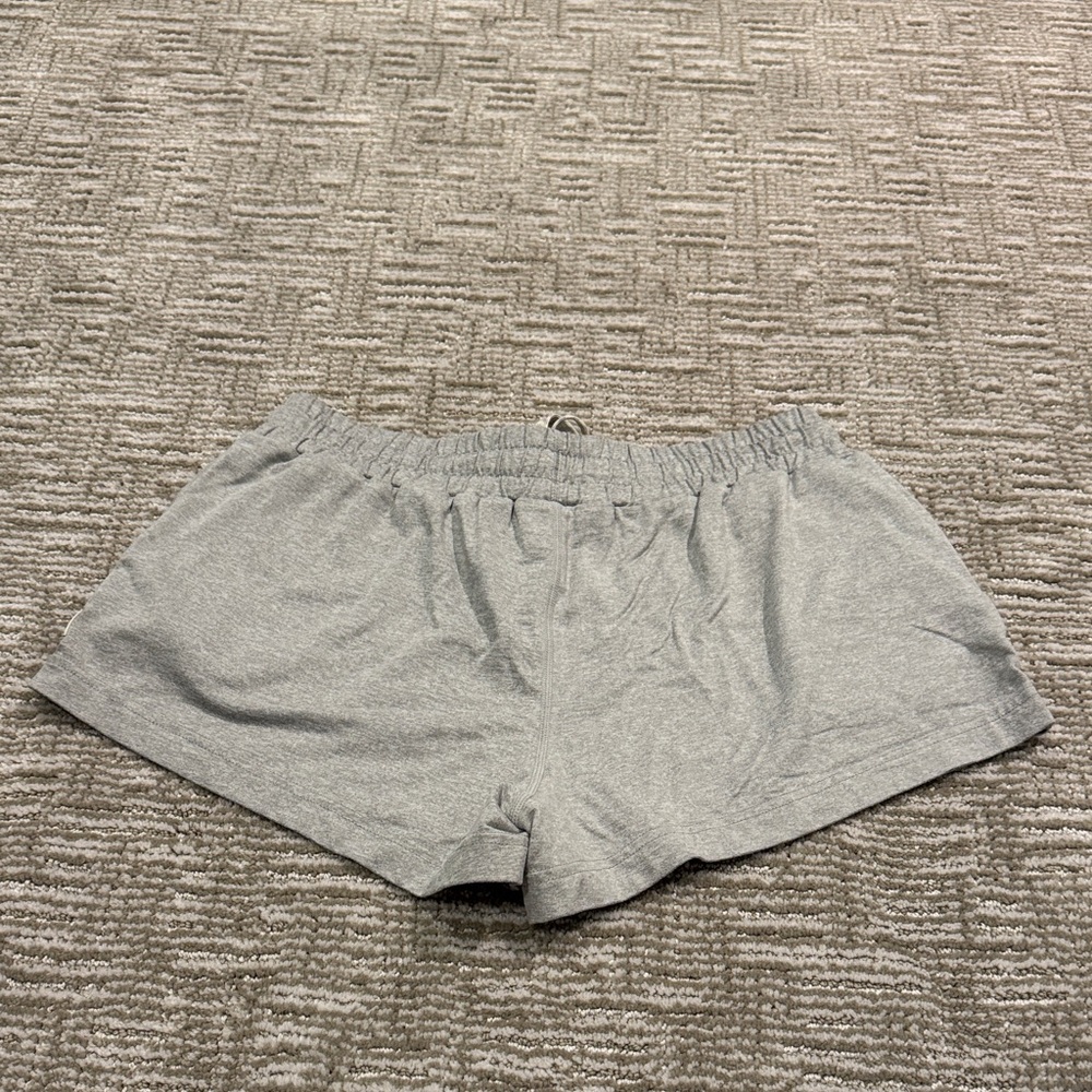 Vuori Halo Performance Short 2.25" - Picture 2 of 2